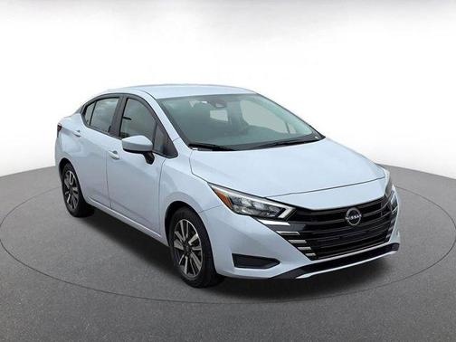 Gray Sky Pearl 2025 Nissan Versa 1.6 SV