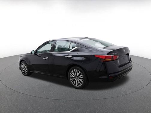 Super Black 2025 Nissan Altima SV FWD