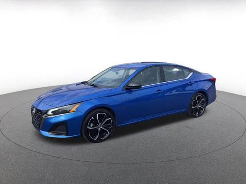 2025 Nissan Altima SR FWD