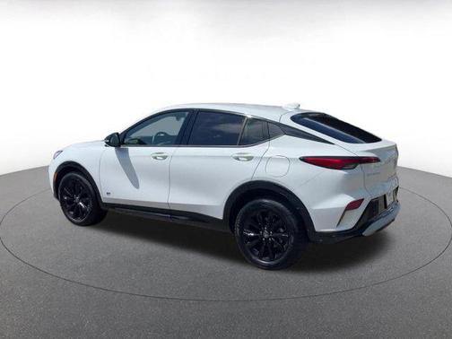 Summit White 2025 Buick Envista Sport Touring FWD