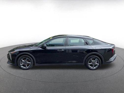 Aurora Black Pearl 2025 Kia K4 LXS