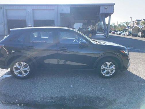 Crystal Black Pearl 2025 Honda HR-V LX