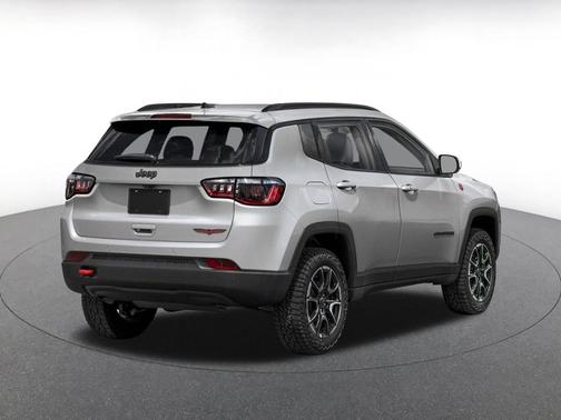 Silver Zynith Metallic Clearcoat 2025 Jeep Compass Trailhawk