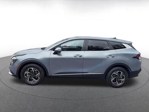 Everlasting Silver 2025 Kia Sportage LX
