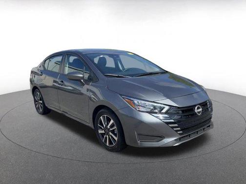 Gun Metallic 2025 Nissan Versa 1.6 SV