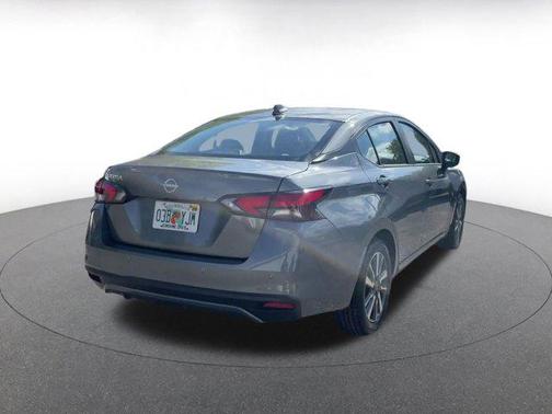 Gun Metallic 2025 Nissan Versa 1.6 SV