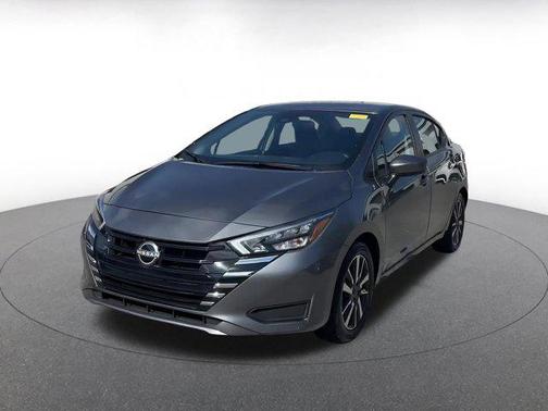 Gun Metallic 2025 Nissan Versa 1.6 SV