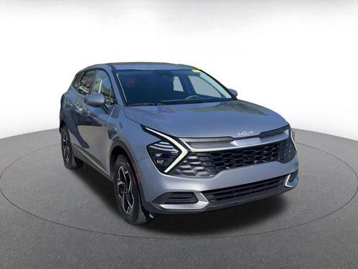 Everlasting Silver 2025 Kia Sportage LX