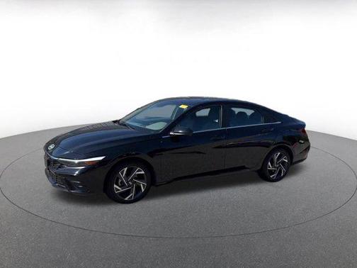 2025 Hyundai ELANTRA SEL