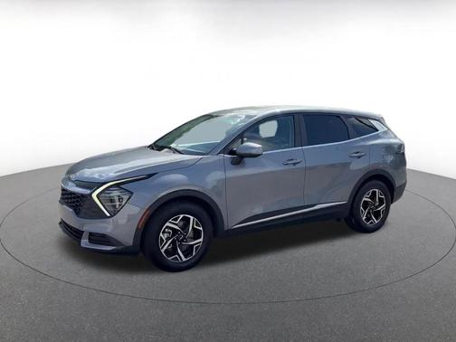 Everlasting Silver 2025 Kia Sportage LX