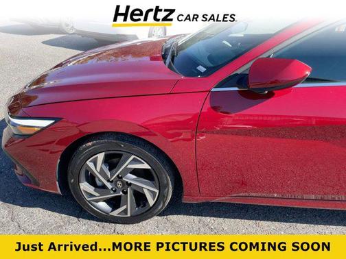 2025 Hyundai ELANTRA SEL