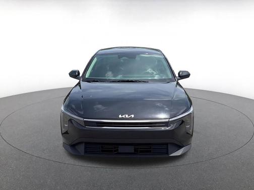 Aurora Black Pearl 2025 Kia K4 LXS