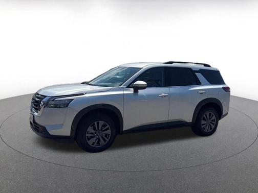 Brilliant Silver Metallic 2025 Nissan Pathfinder SV FWD