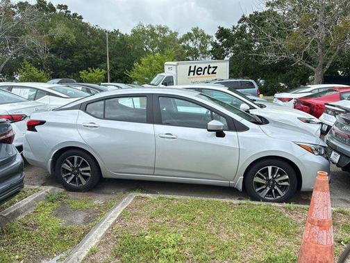 Brilliant Silver Metallic 2025 Nissan Versa 1.6 SV