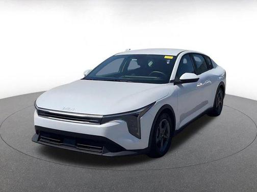 Snow White Pearl 2025 Kia K4 LXS