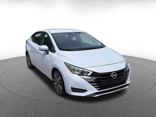 Gray Sky Pearl 2025 Nissan Versa 1.6 SV