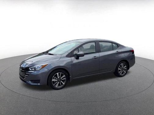 Gun Metallic 2025 Nissan Versa 1.6 SV