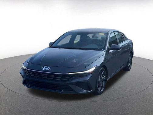 2025 Hyundai ELANTRA SEL