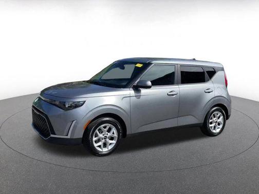 Steel Gray 2025 Kia Soul LX
