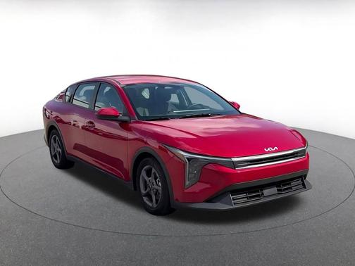 Currant Red 2025 Kia K4 LXS