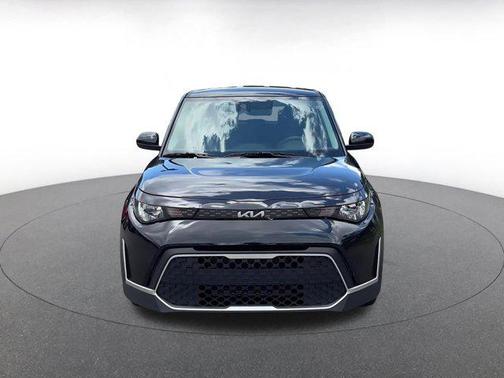 Fusion Black 2025 Kia Soul LX