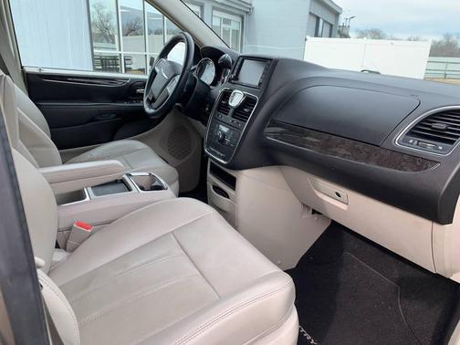 2013 Chrysler Town & Country Touring