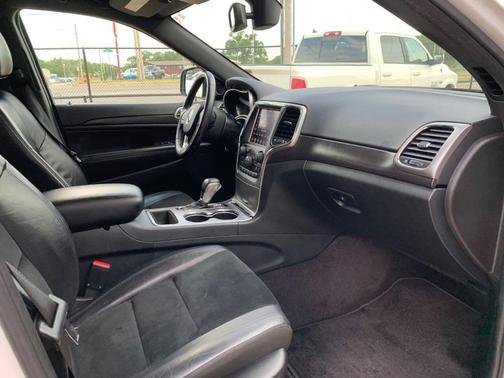Bright White Clearcoat 2018 Jeep Grand Cherokee Altitude