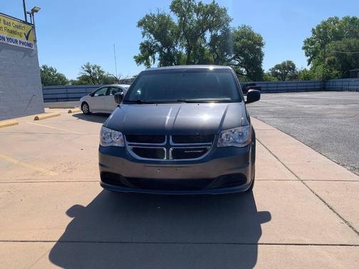 Granite Pearlcoat 2017 Dodge Grand Caravan SE