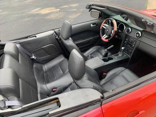 2008 Ford Mustang Deluxe