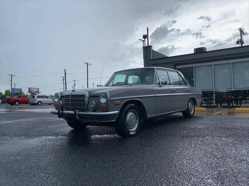 1973 Mercedes-Benz 220