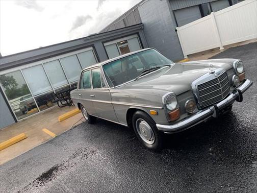 1973 Mercedes-Benz 220