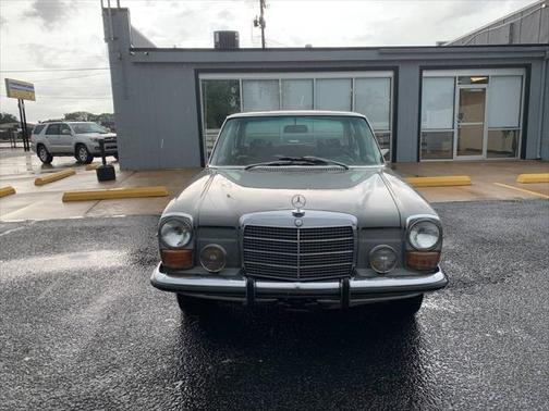1973 Mercedes-Benz 220