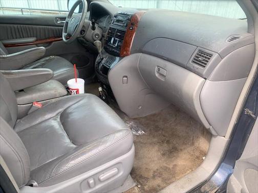 2005 Toyota Sienna XLE