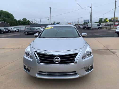Brilliant Silver 2014 Nissan Altima 3.5 SL