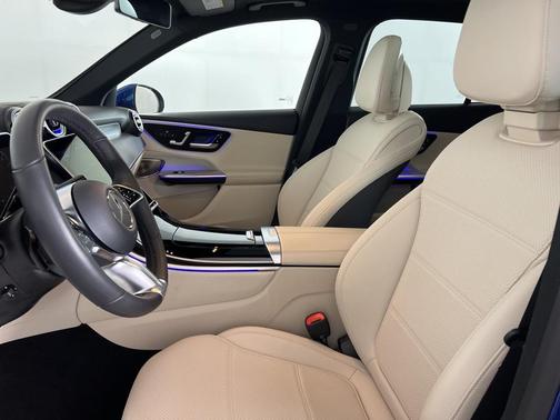 2025 Mercedes-Benz GLC 300 4MATIC