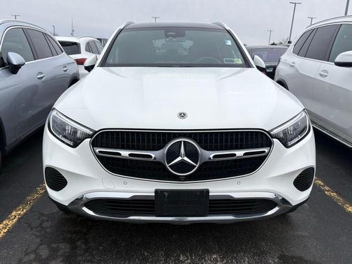 Polar White 2024 Mercedes-Benz GLC 300