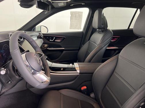 Polar White 2024 Mercedes-Benz GLC 300