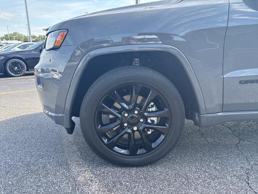 2022 Jeep Grand Cherokee Laredo