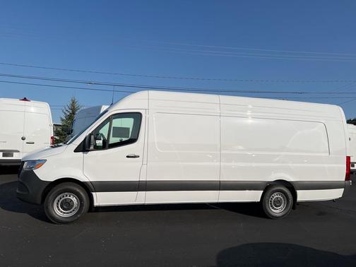 2025 Mercedes-Benz Sprinter 2500 High Roof
