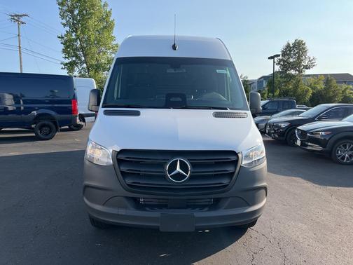 2025 Mercedes-Benz Sprinter 2500 High Roof