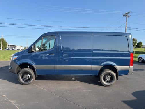 2025 Mercedes-Benz Sprinter 2500 Standard Roof
