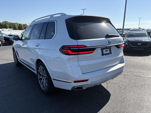 2025 BMW X7 xDrive40i