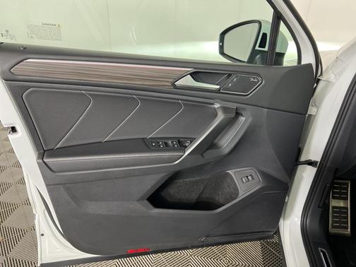 2023 Volkswagen Tiguan 2.0T SEL R-Line 4MOTION
