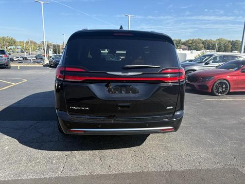 2025 Chrysler Pacifica L