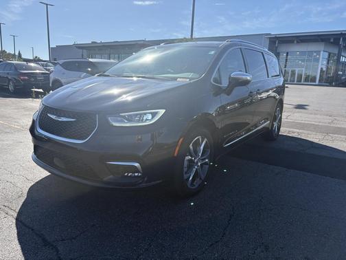 2025 Chrysler Pacifica L