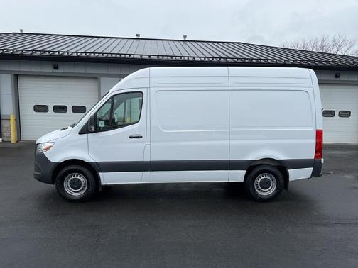 2025 Mercedes-Benz Sprinter 2500 Standard Roof