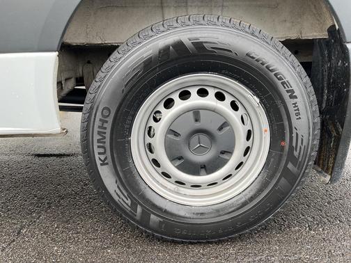 2025 Mercedes-Benz Sprinter 2500 Standard Roof