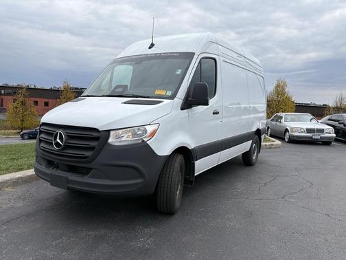 2025 Mercedes-Benz Sprinter 2500 Standard Roof