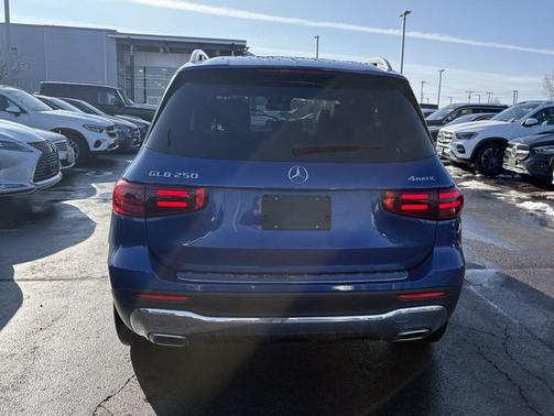 2025 Mercedes-Benz GLB 250 4MATIC