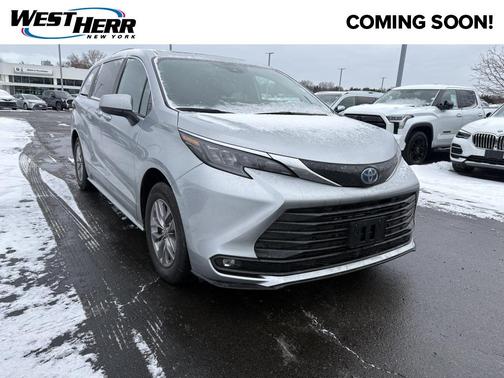 2025 Toyota Sienna XLE